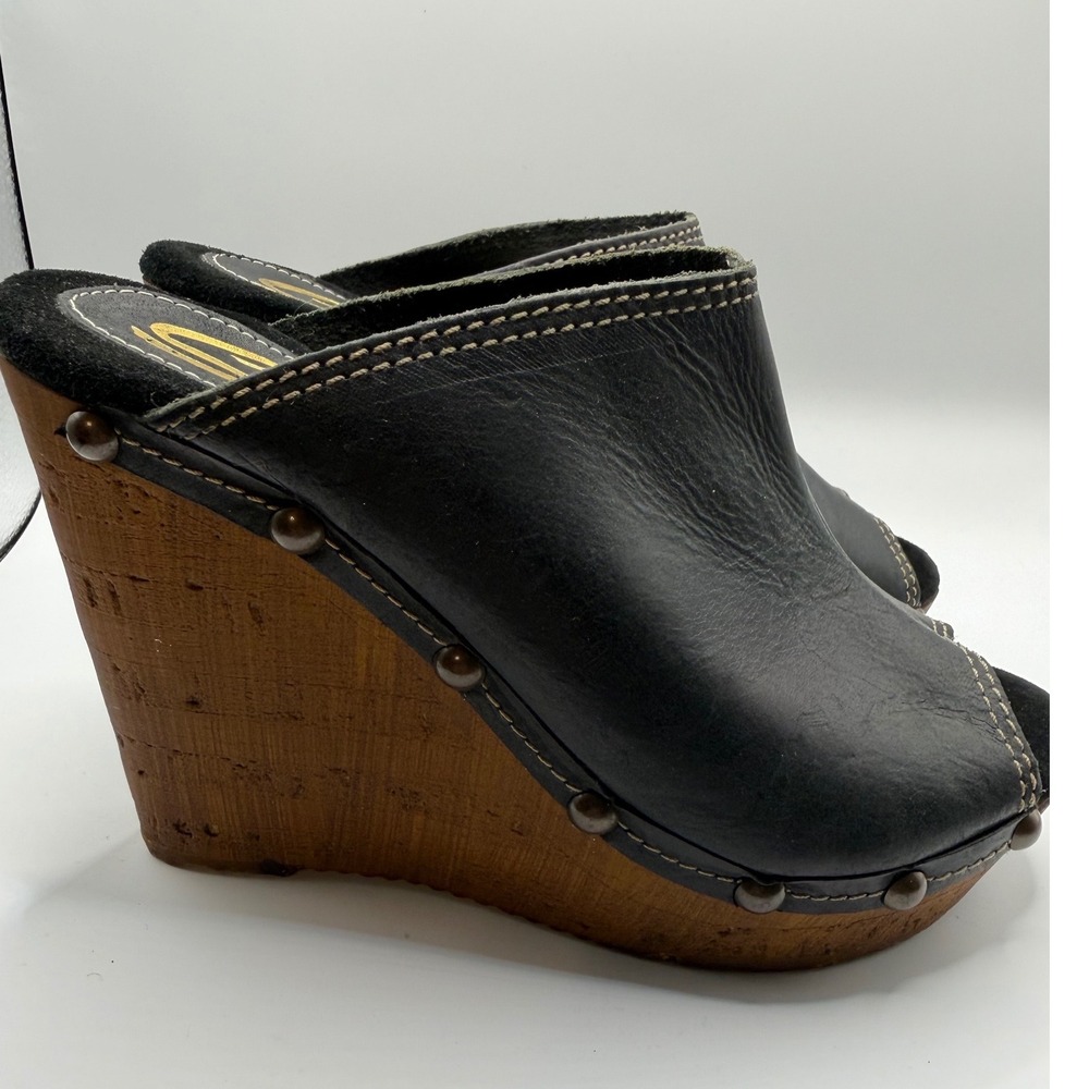 Sbicca Wedge Sandals Women 7.5 Black Good Leather Platform Studded Mules